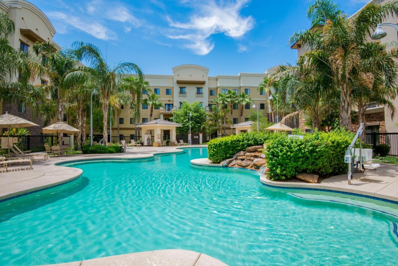 Holiday Inn Express & Suites Phoenix Glendale Dist By Ihg Екстер'єр фото