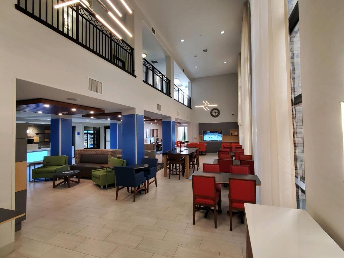 Holiday Inn Express & Suites Phoenix Glendale Dist By Ihg Екстер'єр фото