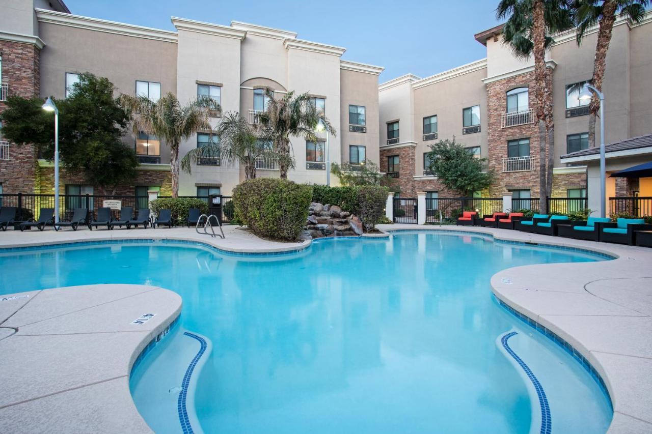 Holiday Inn Express & Suites Phoenix Glendale Dist By Ihg Екстер'єр фото