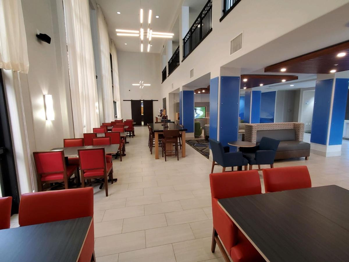Holiday Inn Express & Suites Phoenix Glendale Dist By Ihg Екстер'єр фото